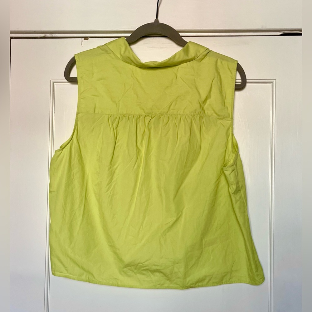 Collared Cropped Blouse - Picture 2 of 3